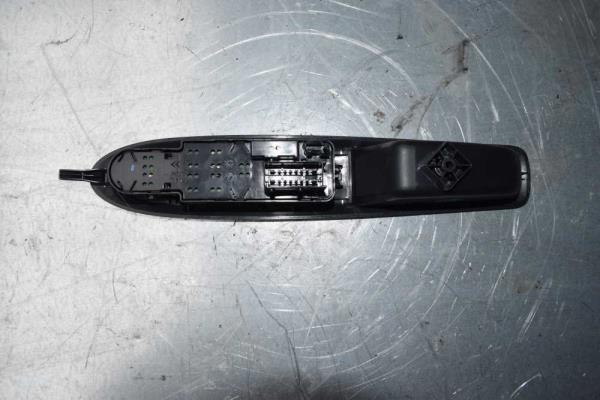 BOUTON LEVE VITRE GAUCHE CITROEN DS3/C3 ( 2VITRES ) - Vue 2